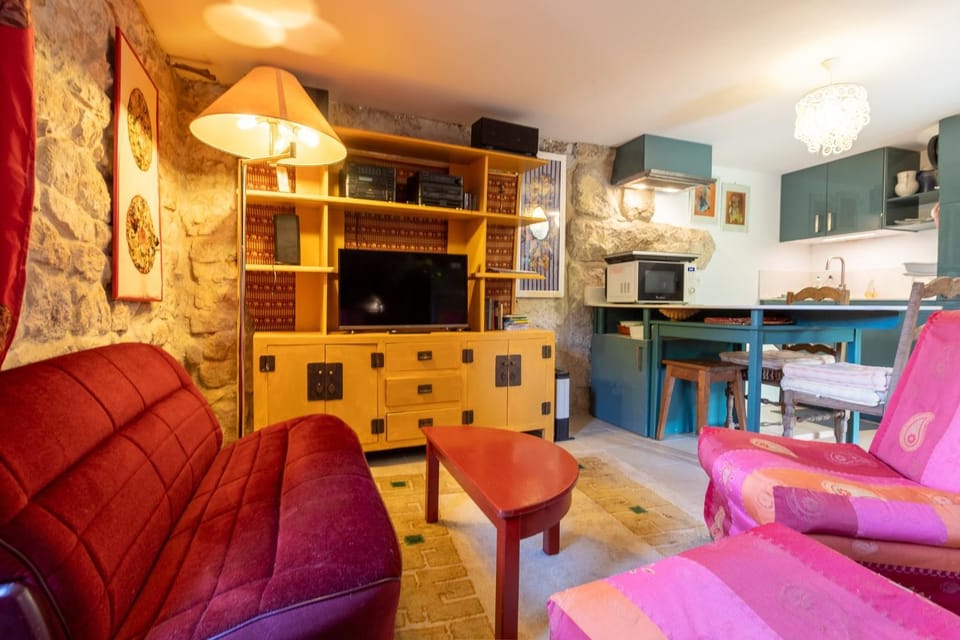 Property building, Living room