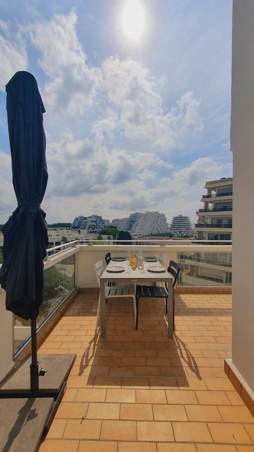 Patio, Day, Natural landscape, View (from property/room), Balcony/Terrace, Dining area, Sea view
