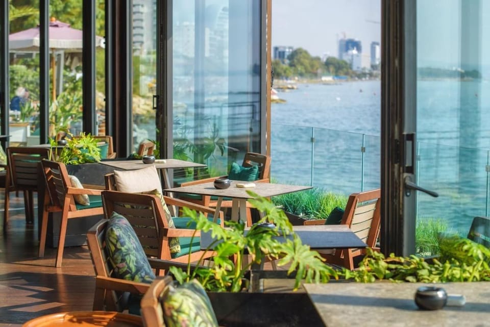 Oceanside Living - Modern 1 bedroom Apartment in Limassol City
