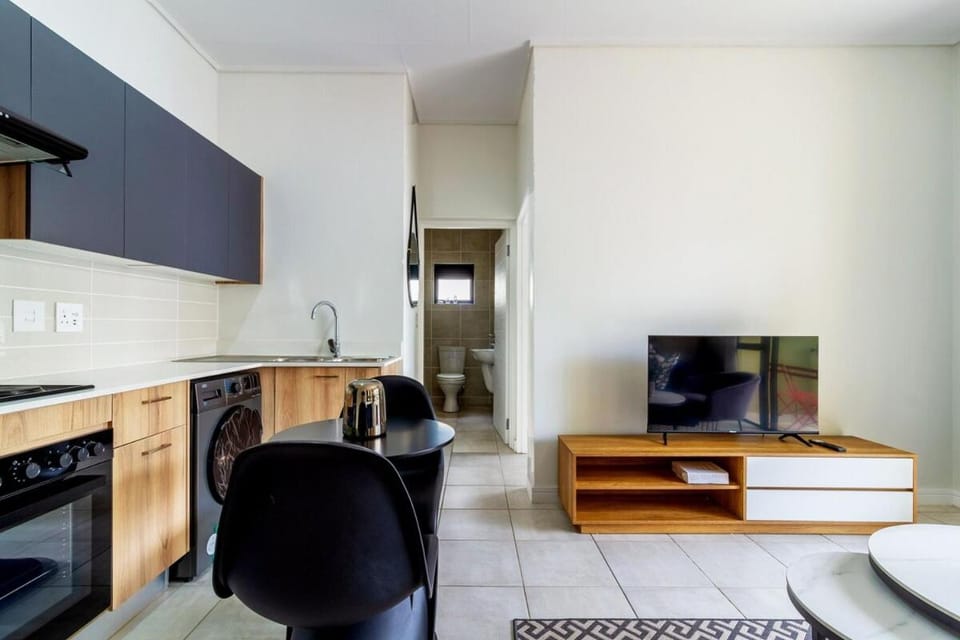 #AlimamaSpaces Chelsea's GreenPark Apartment in Gauteng