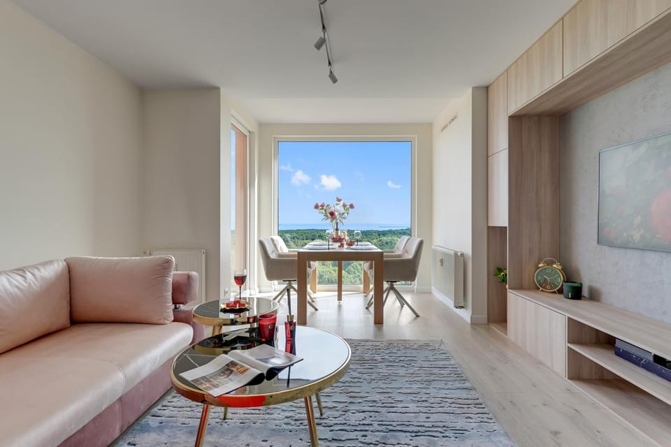 TV and multimedia, View (from property/room), Living room, Seating area, Dining area
