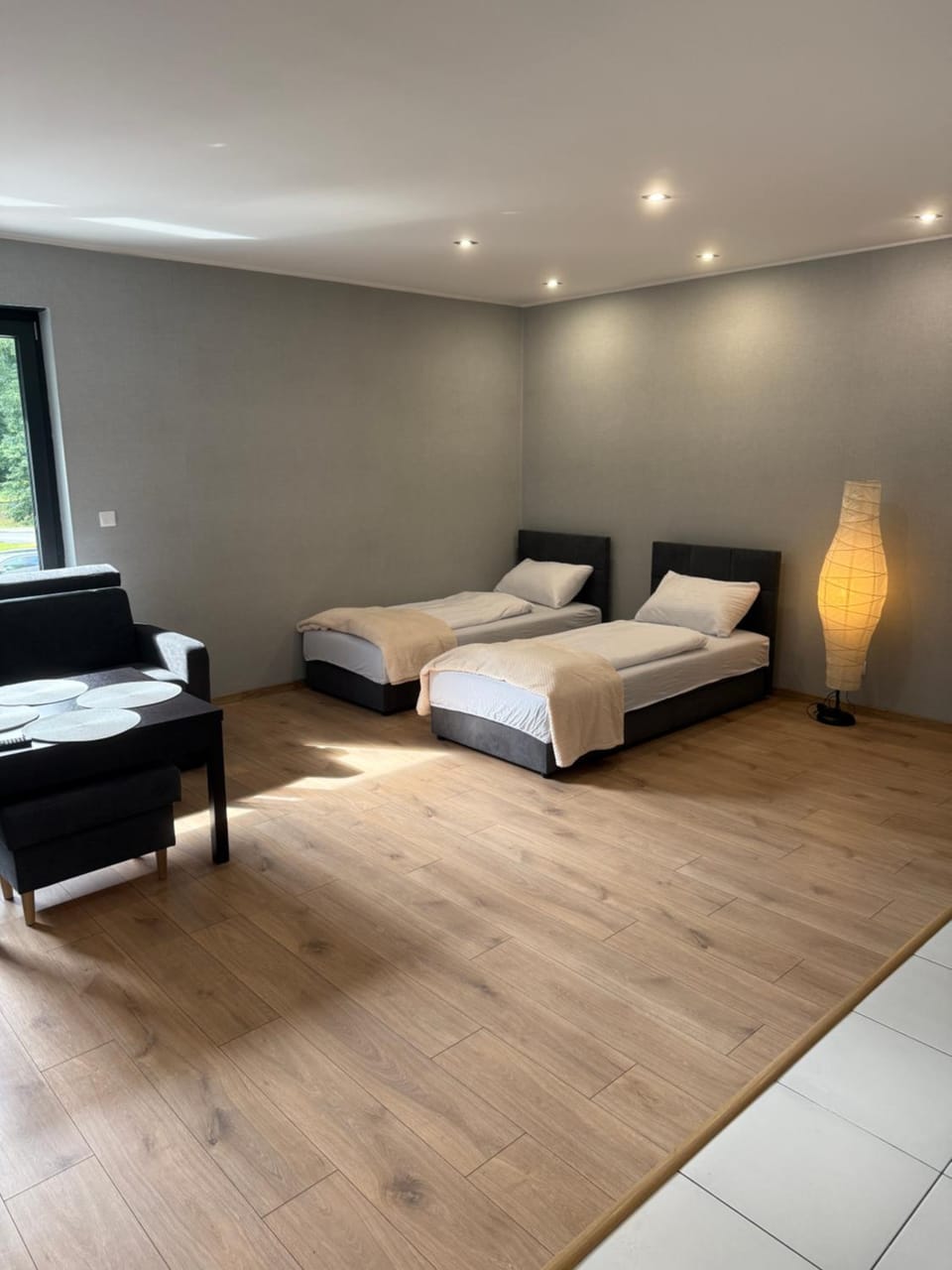 Bed, Living room, Photo of the whole room, Seating area, Dining area, Bedroom