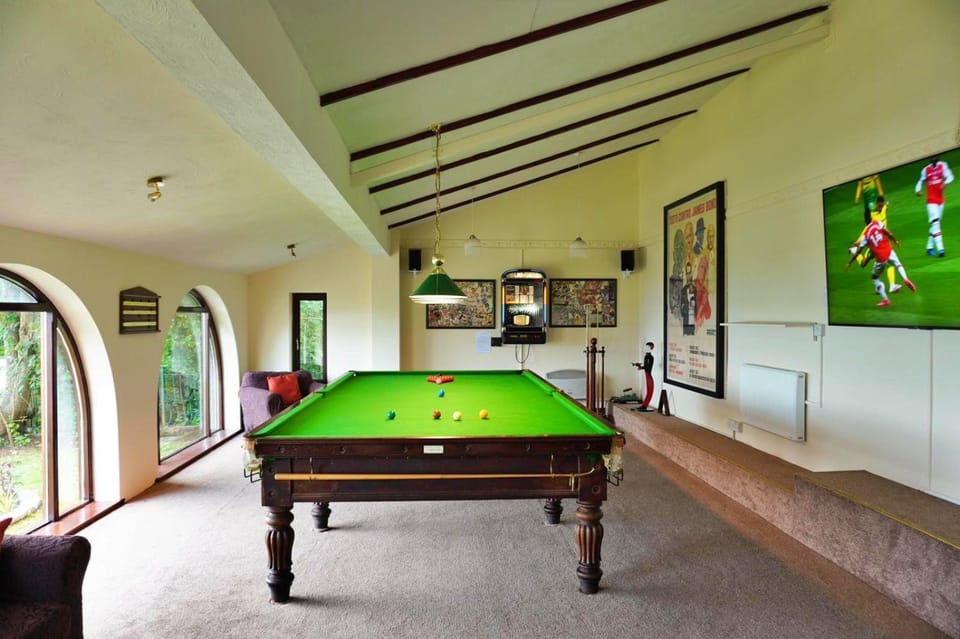 Billiard, Game Room, Decorative detail