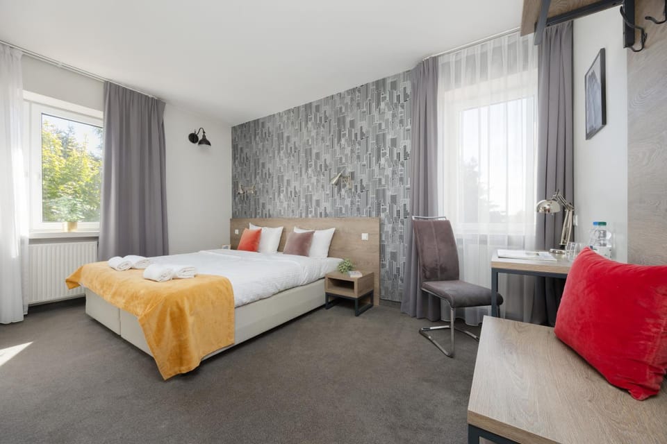 Living room, Photo of the whole room, Seating area, Bedroom