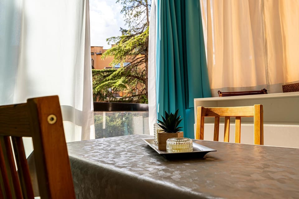 Studio chaleureux, centre de Mougins Apartment in Mouans-Sartoux