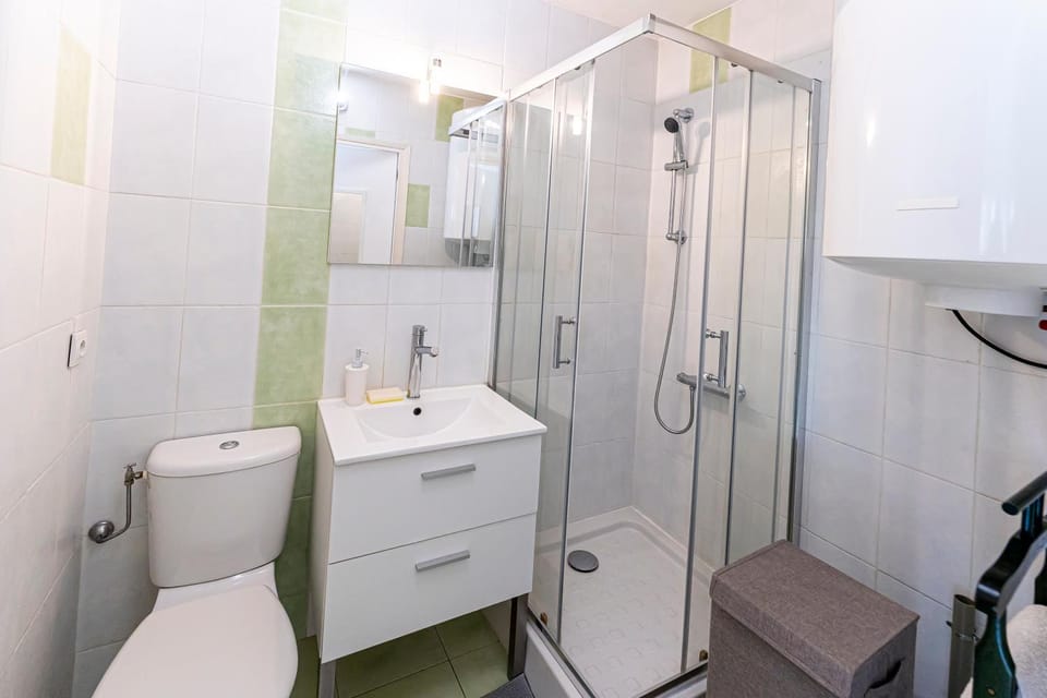 Studio chaleureux, centre de Mougins Apartment in Mouans-Sartoux