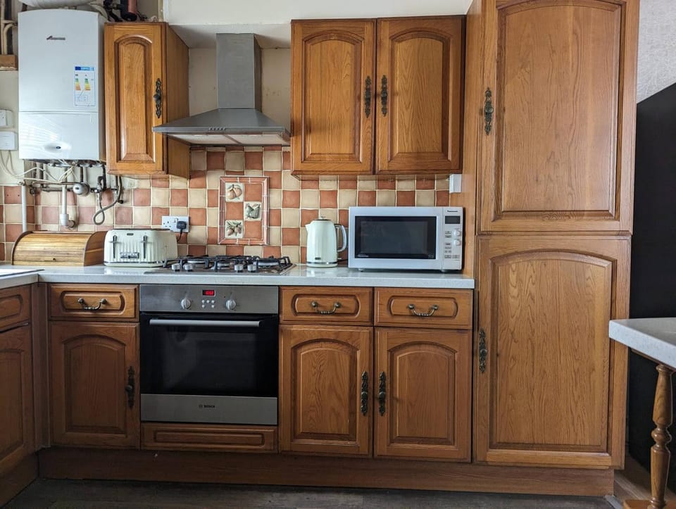 microwave, oven, kitchen