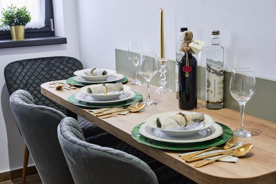 Decorative detail, Dining area