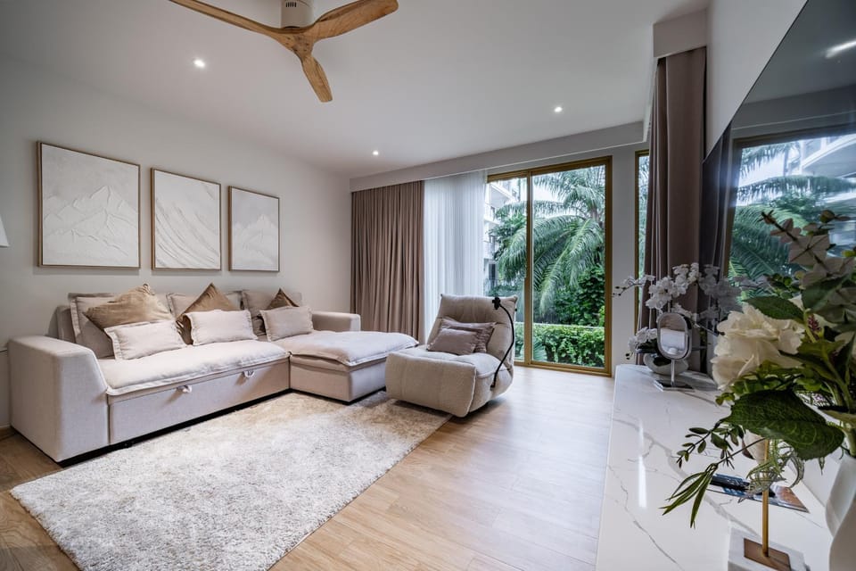 Living room, Photo of the whole room, Seating area, Bedroom