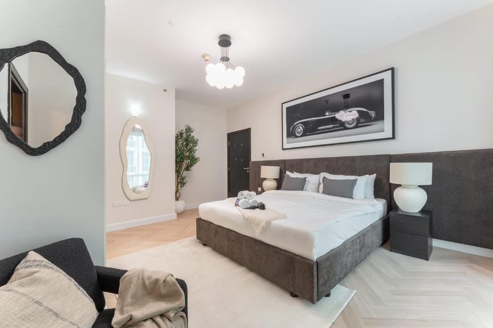 Free housekeeping visits during your stay - StayShort - Dubai Marina sleeps 8 in Amazing Location Apartment in Dubai
