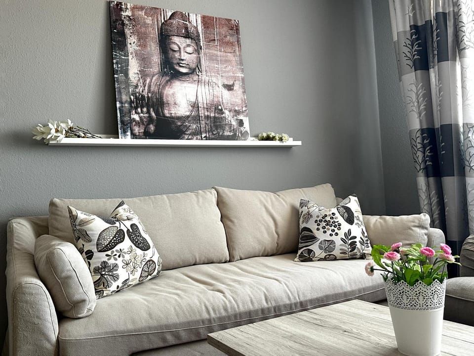 Living room, Decorative detail, Seating area