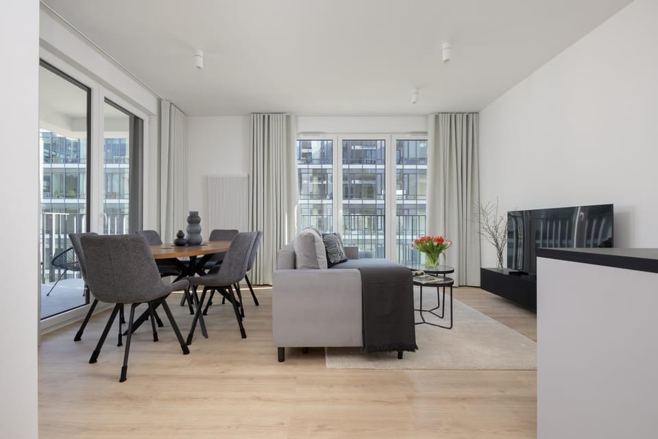 Kitchen or kitchenette, Living room, Seating area, Dining area
