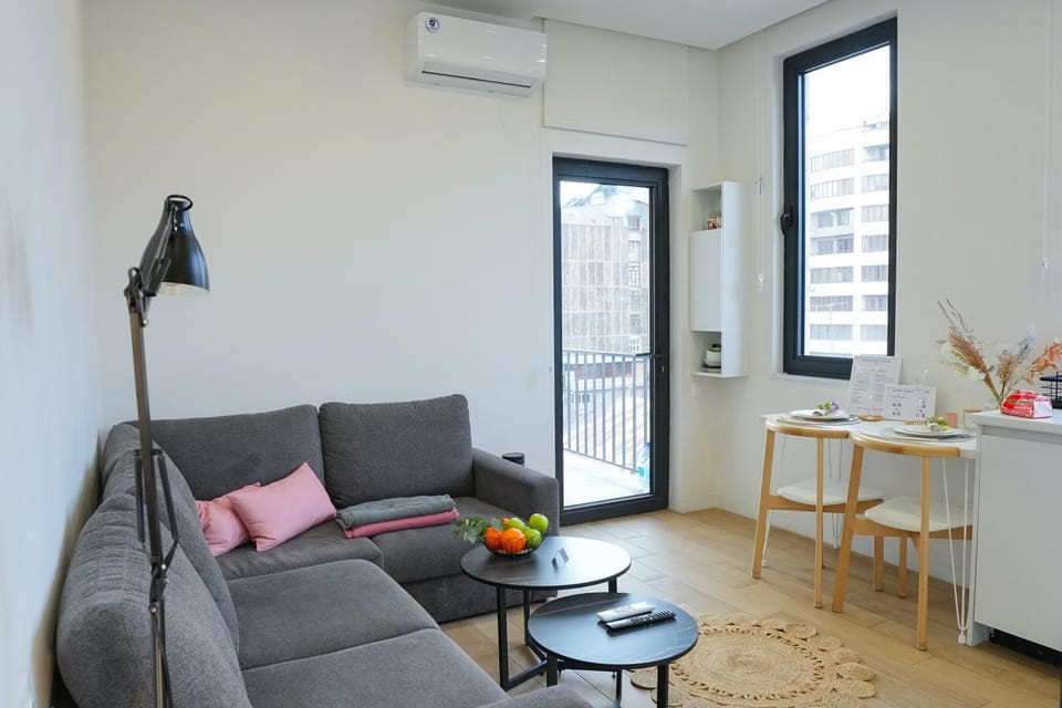 Living room, Seating area, Dining area, air conditioner