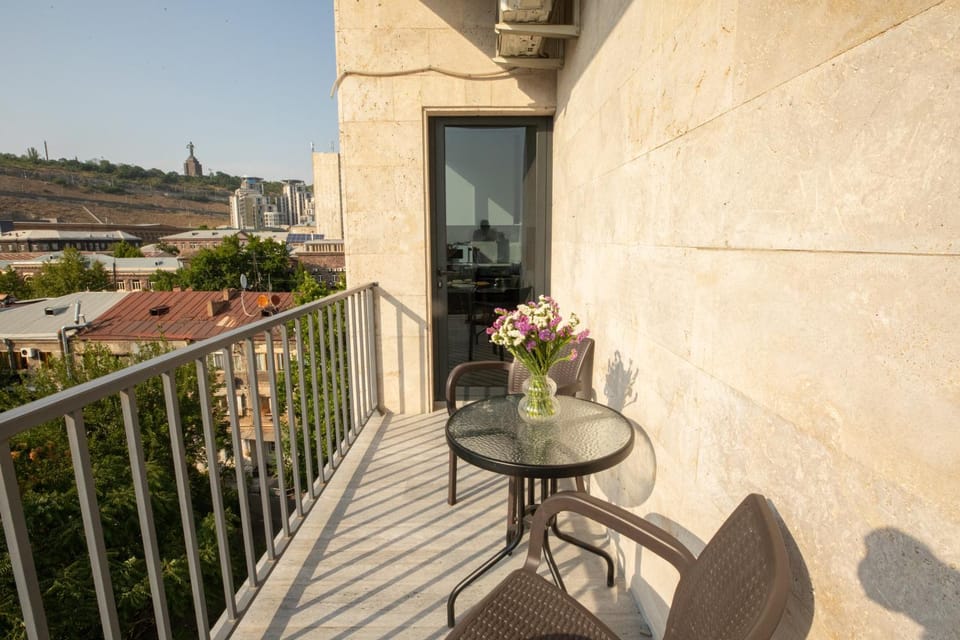 View (from property/room), Balcony/Terrace