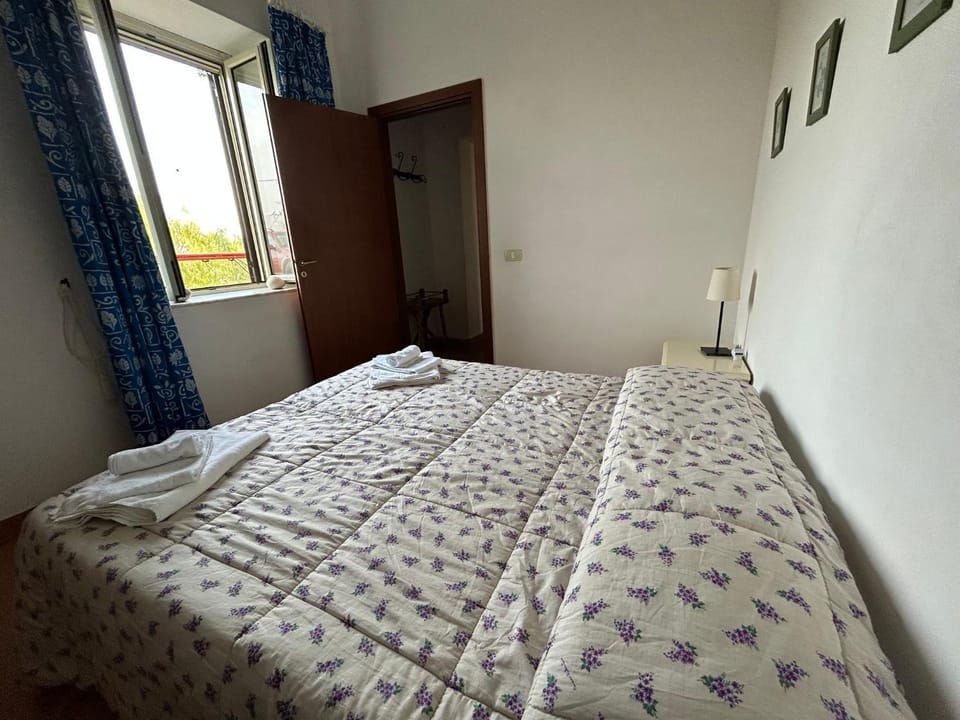 Bed, Decorative detail, Bedroom