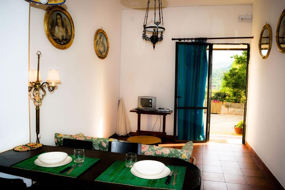 TV and multimedia, Decorative detail, Dining area