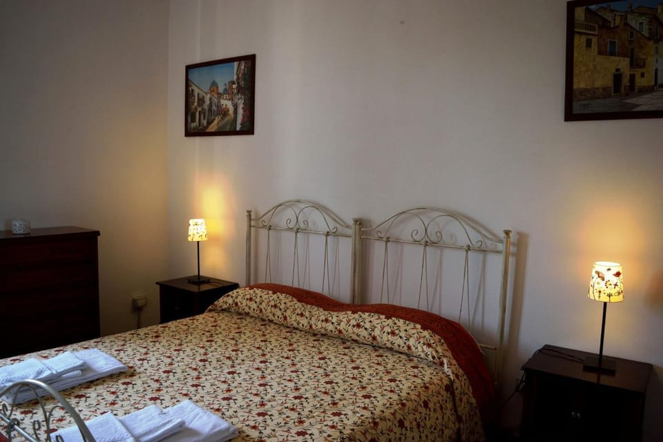 Bed, Decorative detail, Bedroom