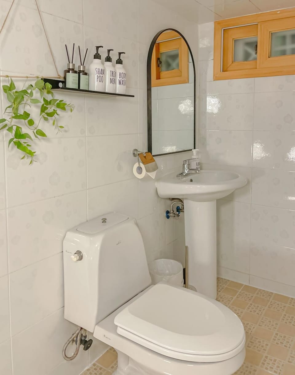 Toilet, Bathroom