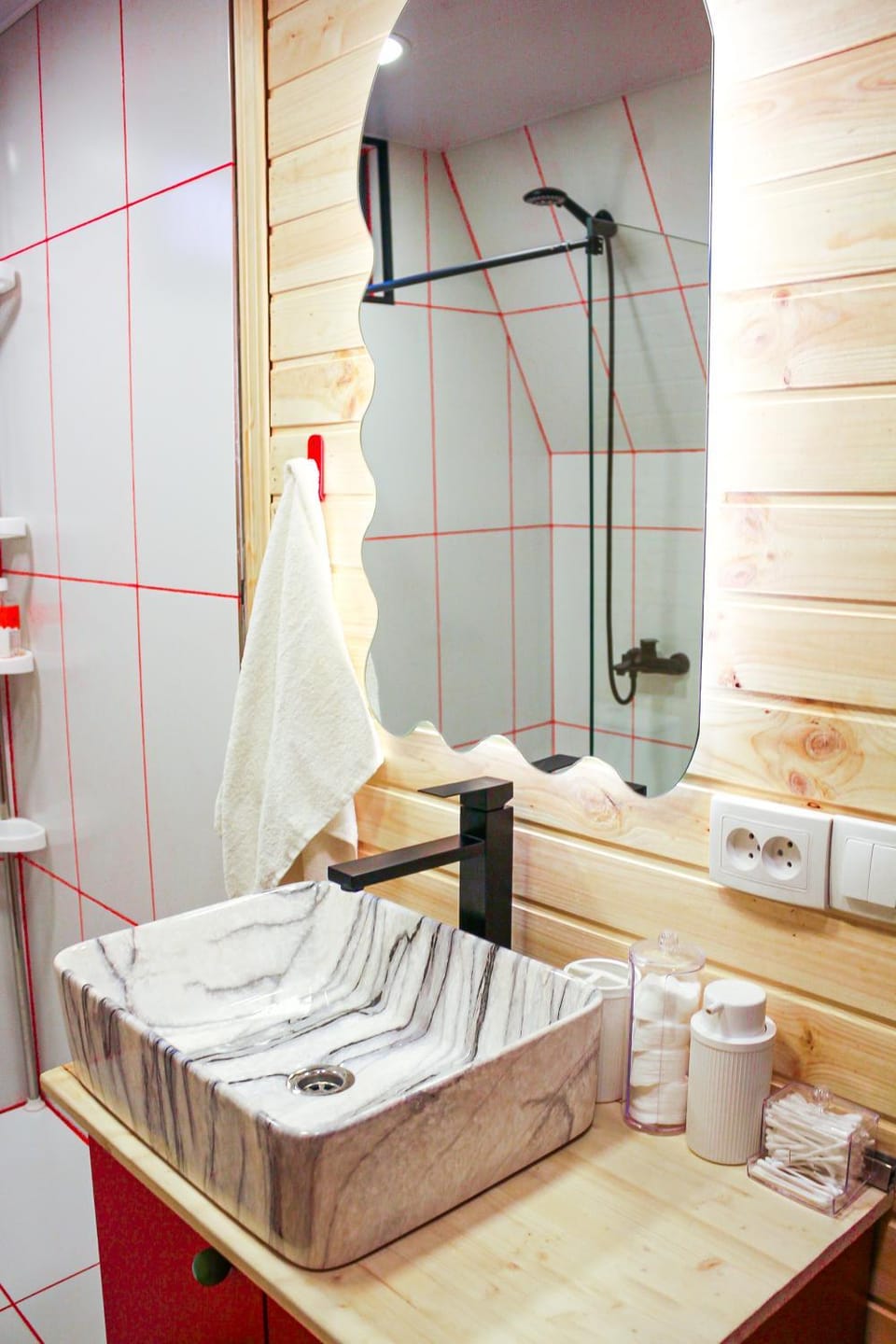 Bathroom, towels
