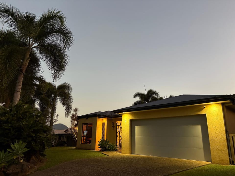 Property building, Garden, Garden view