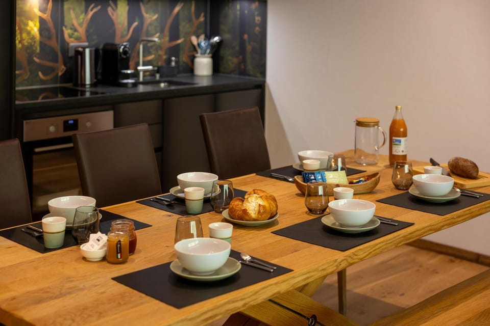 Coffee/tea facilities, Food