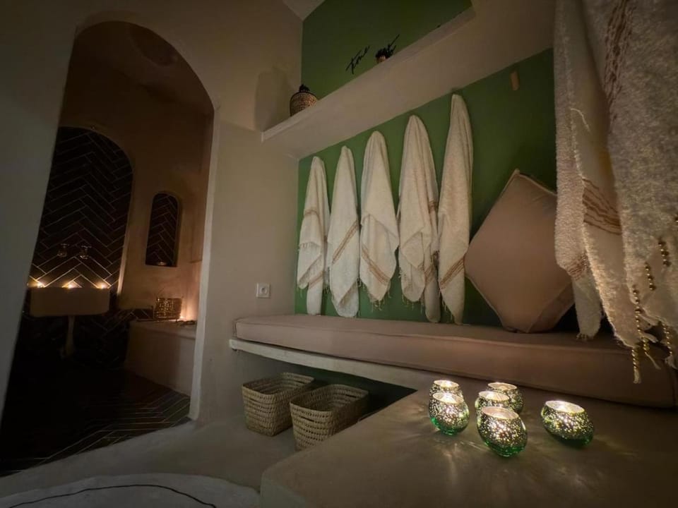 Riad Dar Lyabaïana privatisé, climatisé, hammam ,vue mer House in Tangier