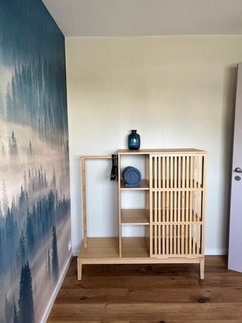 Bedroom, wardrobe