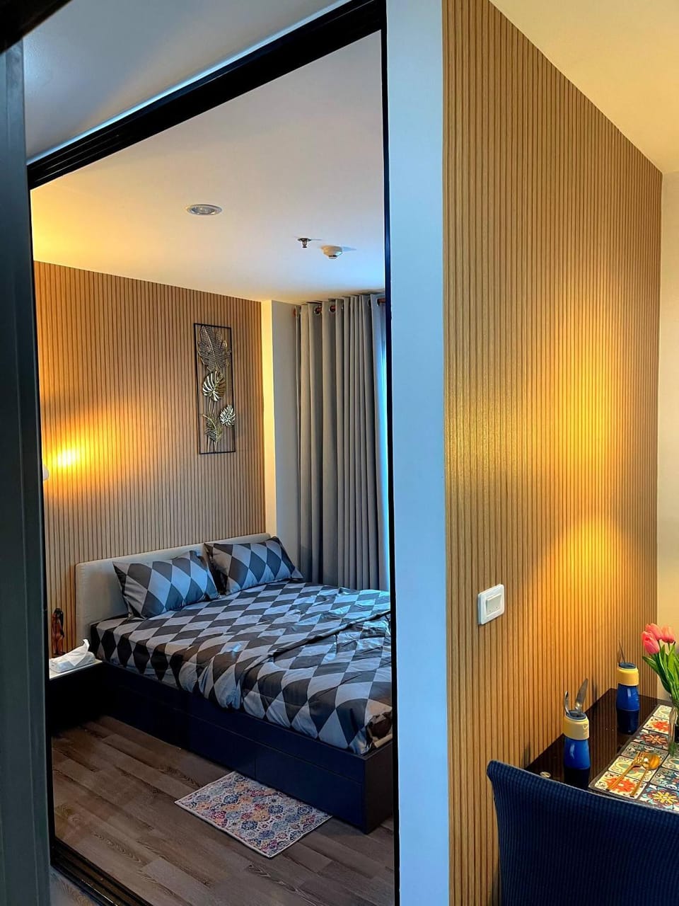 Bed, Decorative detail, Bedroom