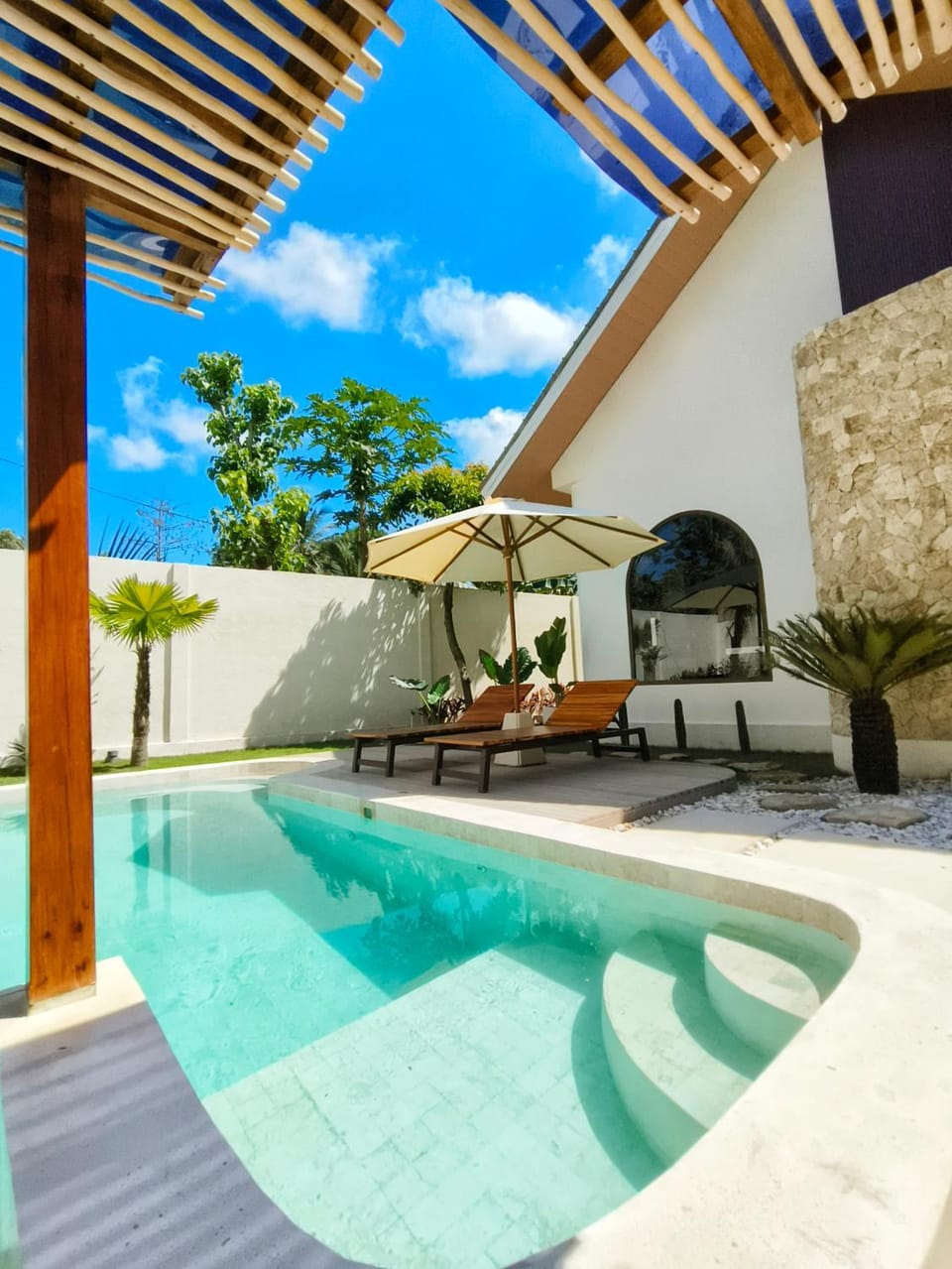 Patio, Pool view, Swimming pool, sunbed