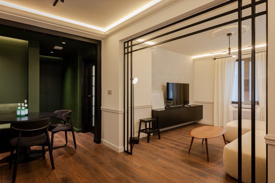 TV and multimedia, Living room, Seating area