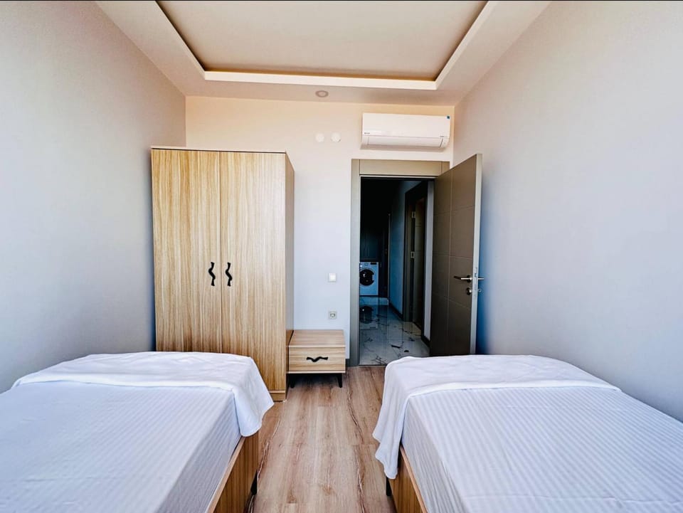 Bedroom, air conditioner