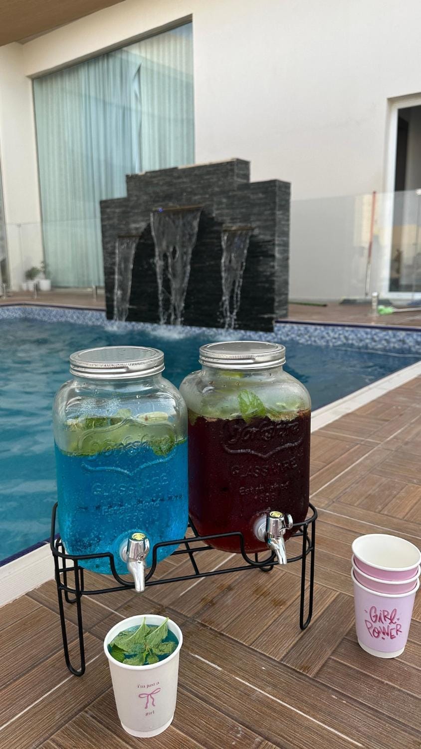 Pool view, Swimming pool