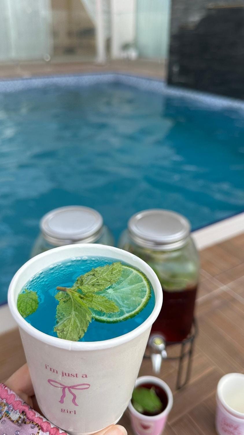 Pool view, Swimming pool