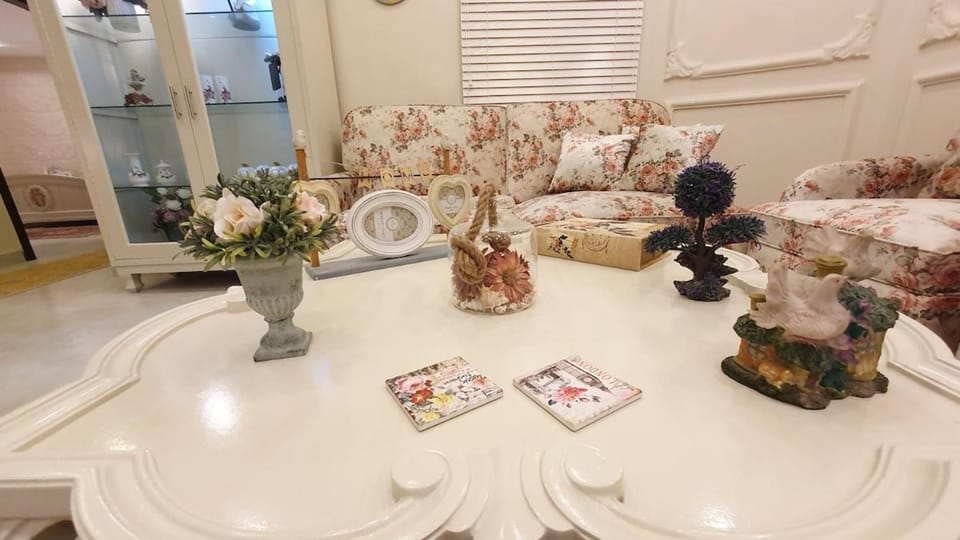 The Royal Residence 2BHK with Free Netflix Apartment in Islamabad