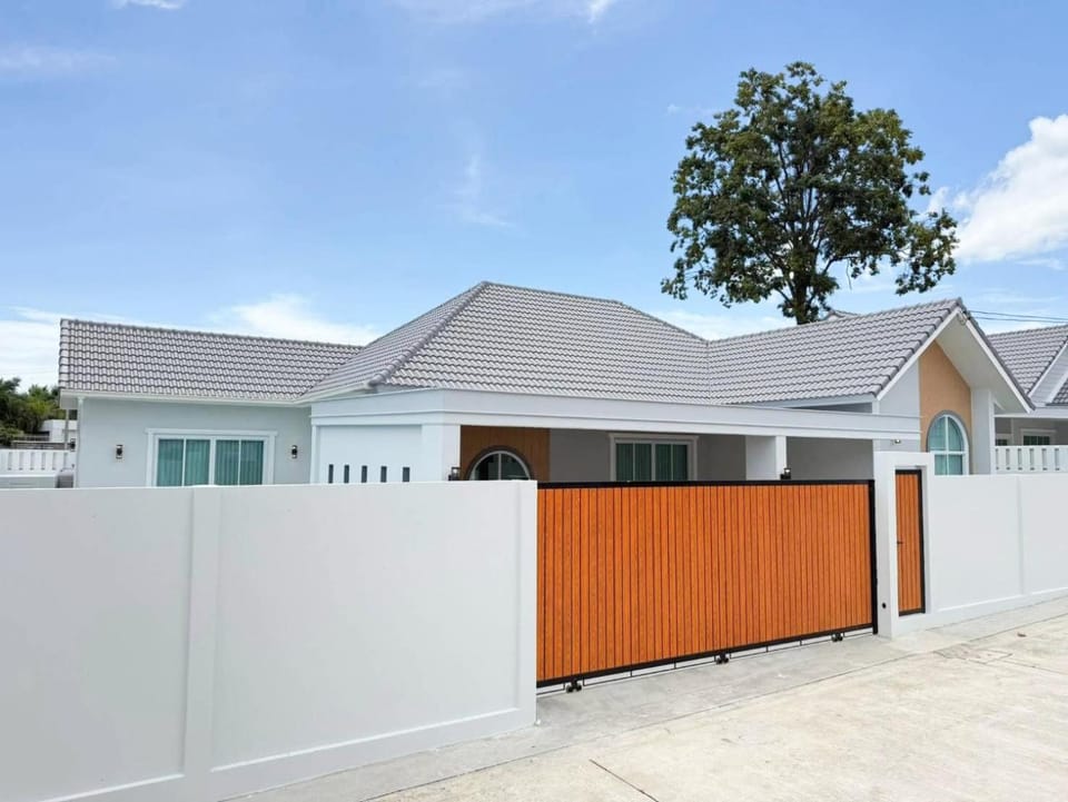 Property building, Day