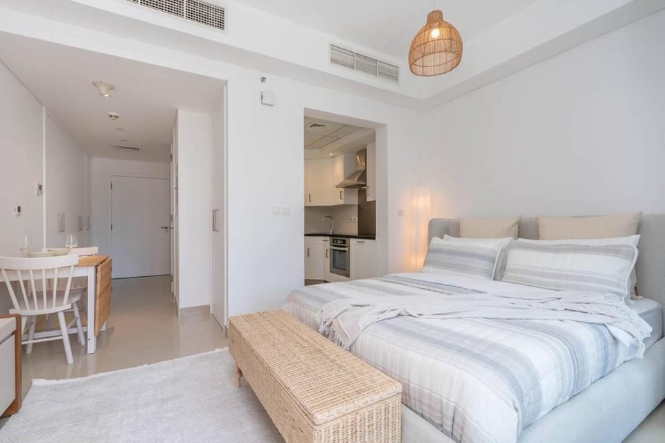 Bed, Kitchen or kitchenette, Photo of the whole room, Seating area, Dining area, Bedroom