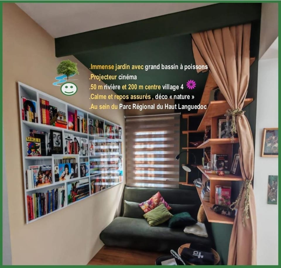Library, Seating area