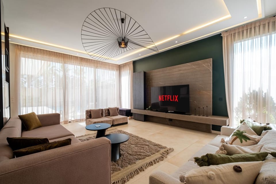 Communal lounge/ TV room, TV and multimedia, Living room, Seating area
