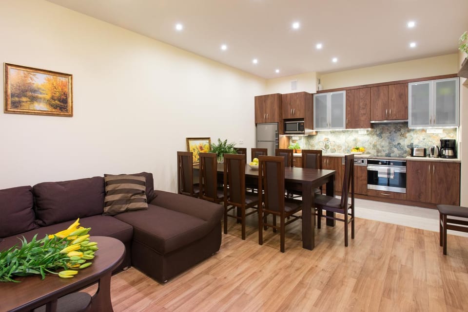 Living room, Seating area, Dining area, kitchen