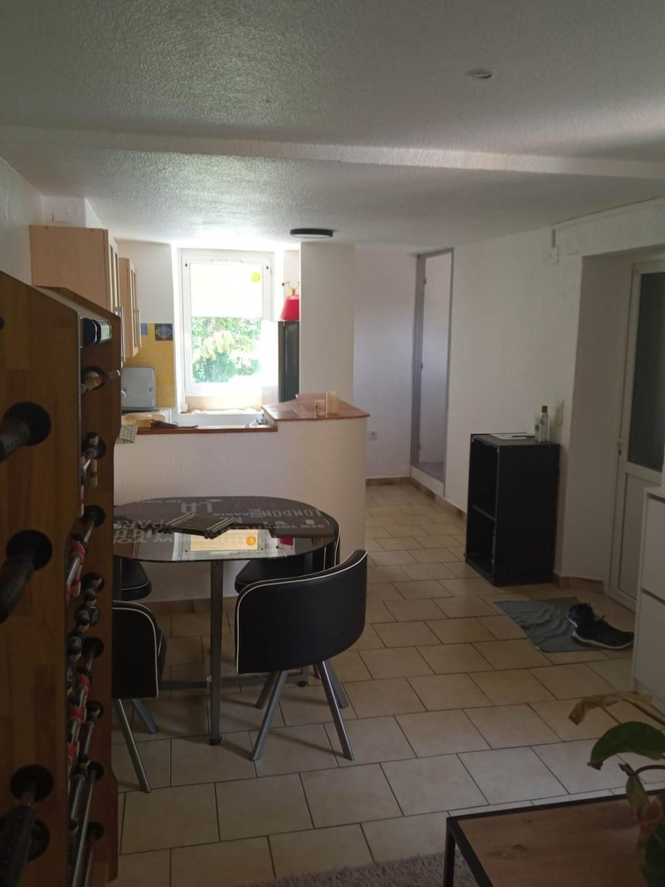 Kitchen or kitchenette, Living room, Seating area, Dining area