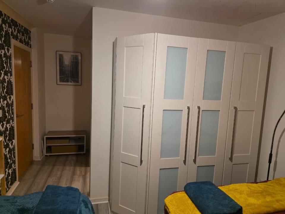 Photo of the whole room, wardrobe