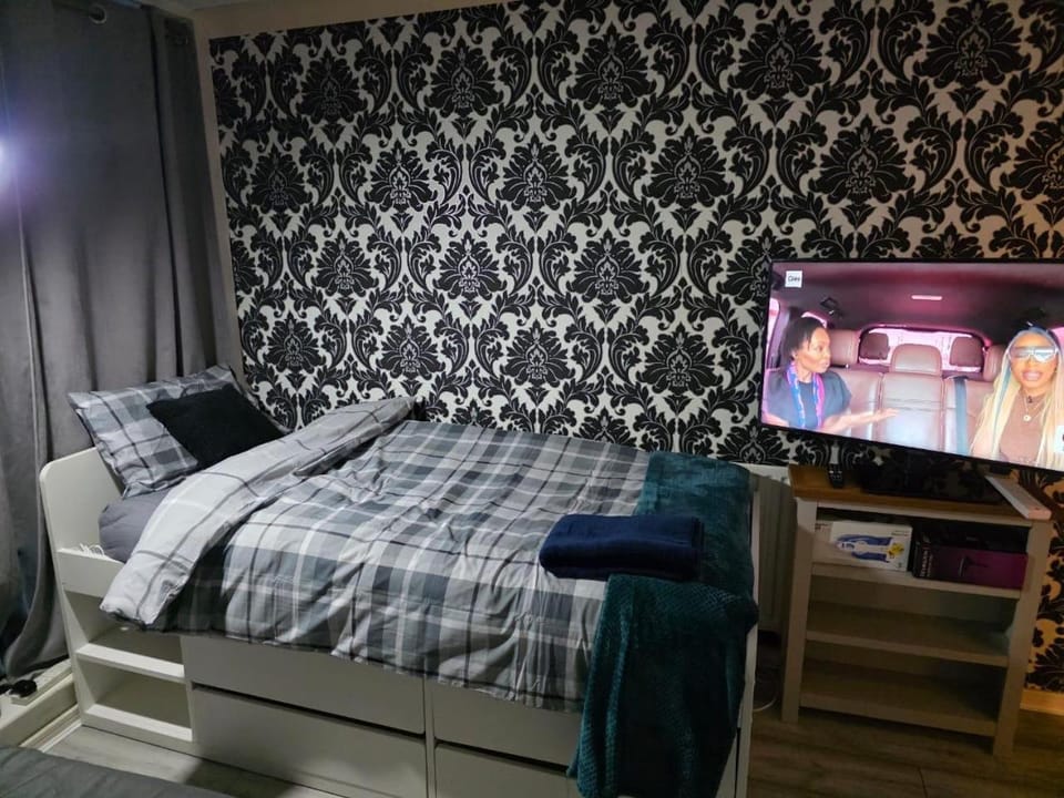 TV and multimedia, Bedroom