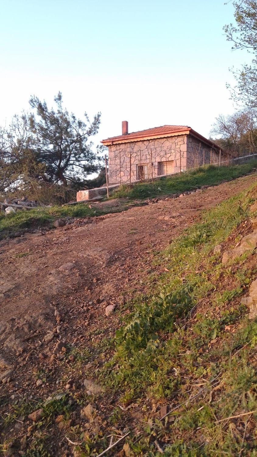 Stone house in nature, 10 minutes to the city, on the peak Chalet in Turkey