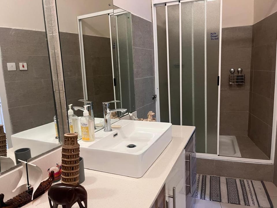 Al rah opposite pereyber beach 3Rooms Apartment in Grand Baie