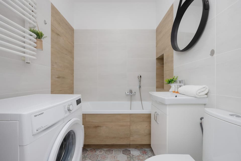 Bathroom, Bath, towels, washing machine