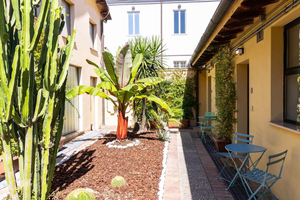Loft Ostiense Blue Apartment in Rome