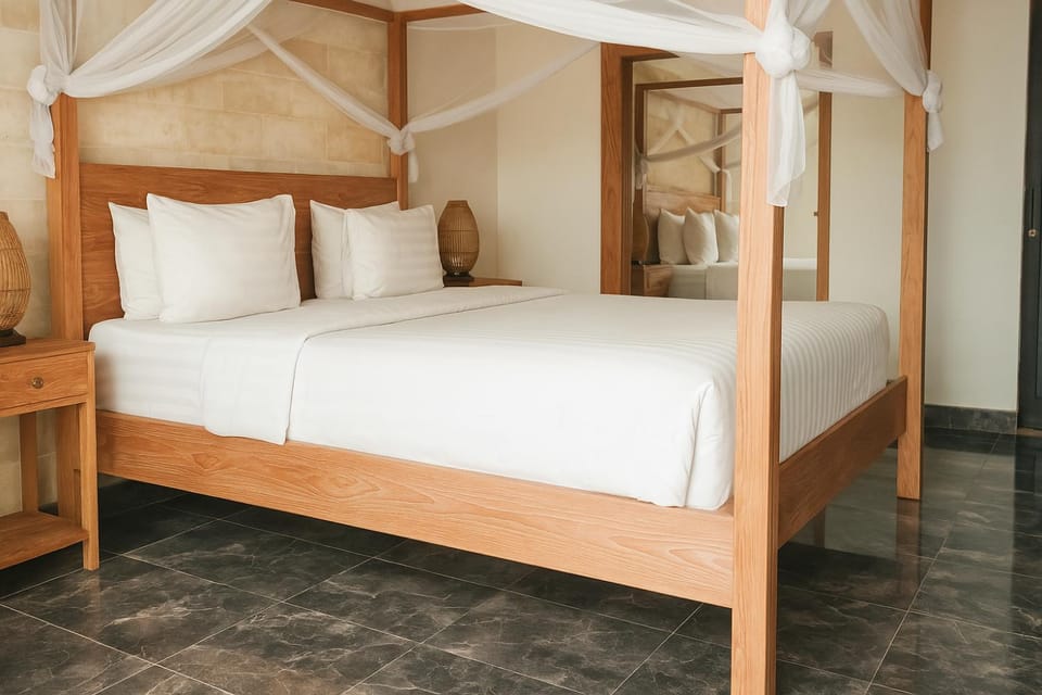 Balinese Guesthouse with Pool, Rooftop & Digital Nomad Ready Bed and Breakfast in North Kuta
