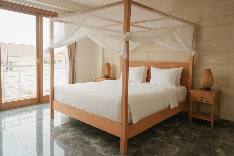 Balinese Guesthouse with Pool, Rooftop & Digital Nomad Ready Bed and Breakfast in North Kuta