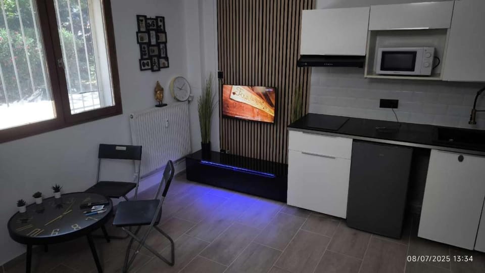 TV and multimedia, Seating area