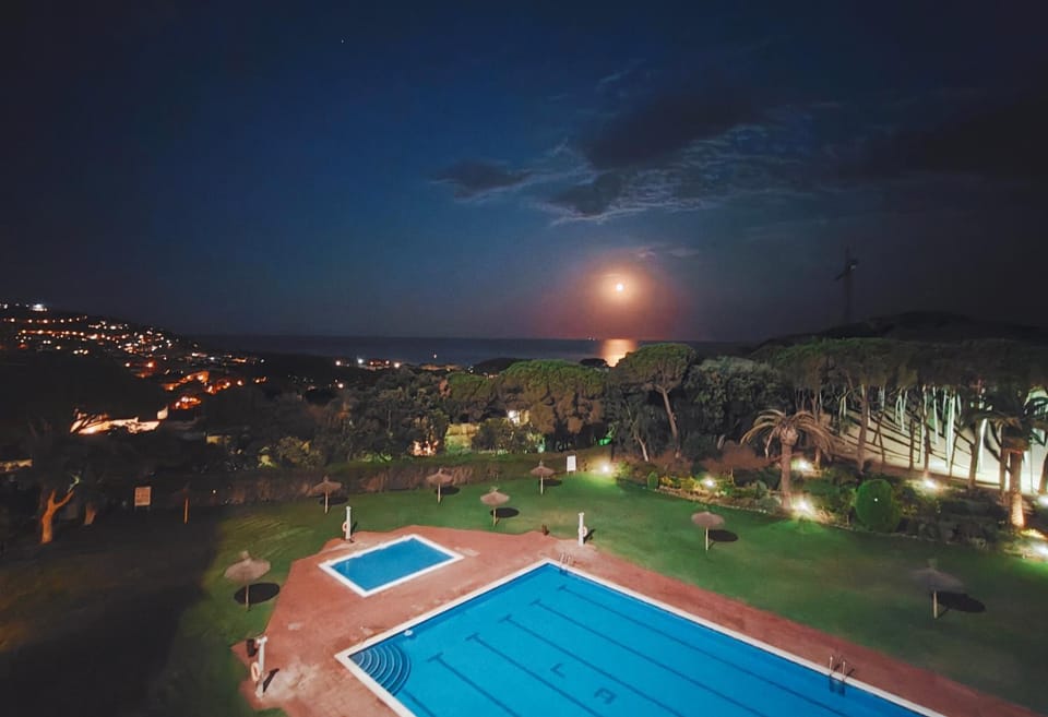 Night, Natural landscape, Pool view, Swimming pool, Swimming pool